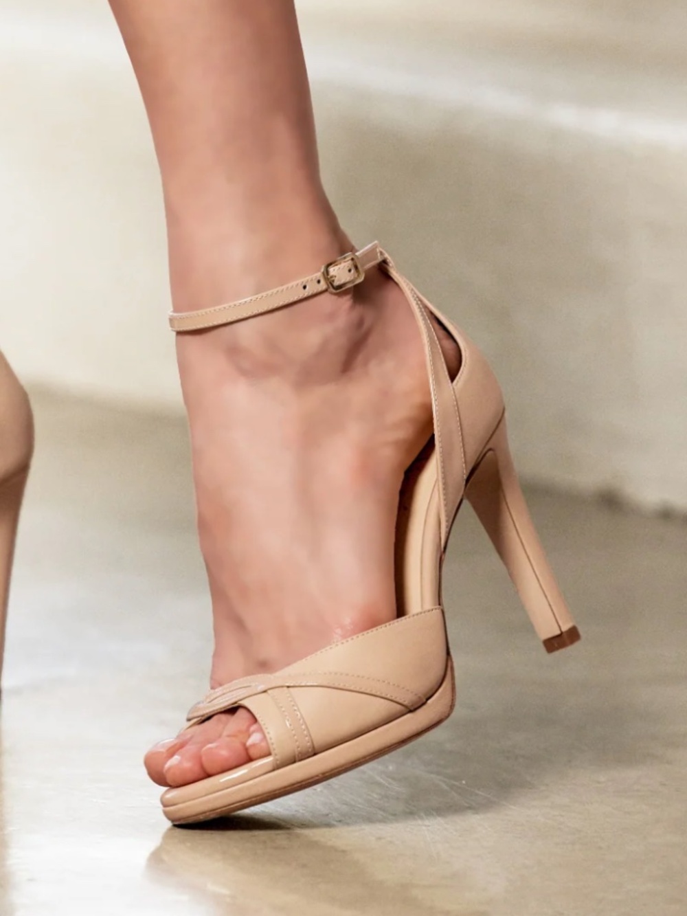 Elizee Beige Adrianna Sandal New 7.5